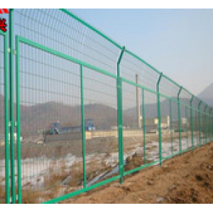 Plastic coated welded wire mesh